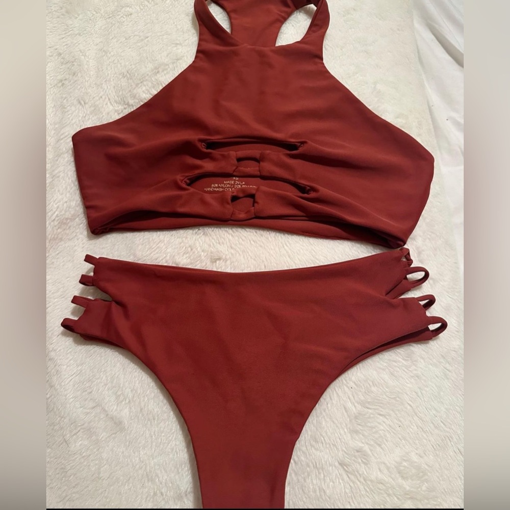 KAOHA size xs fits more like a small $75 obo